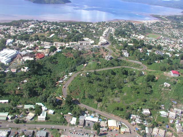 Vue aérienne de Kawéni et Mamoudzou